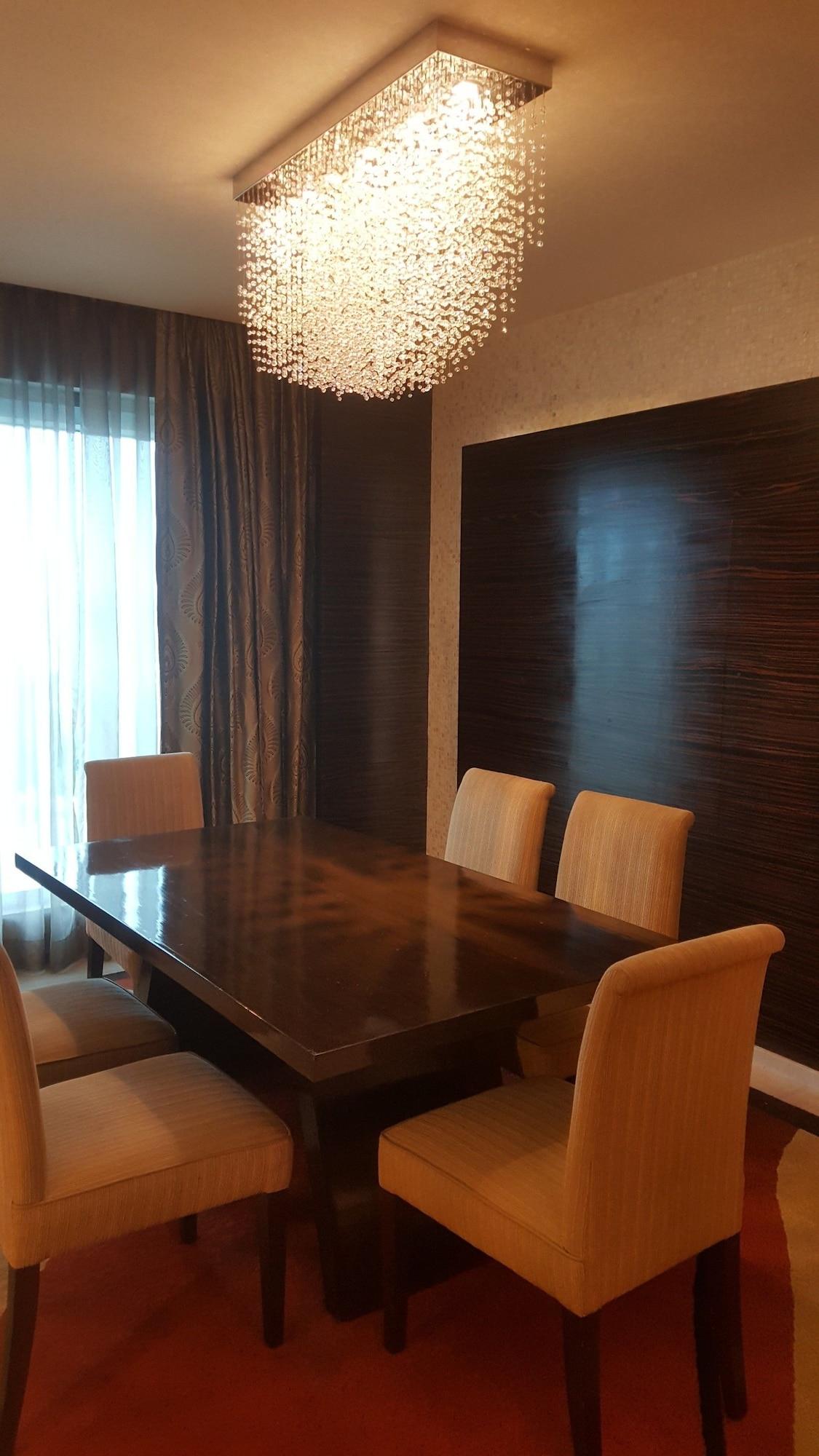 Vivanta Hyderabad, Begumpet Kültér fotó A meeting room at the hotel